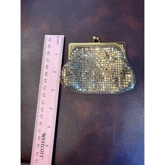 Whiting & Davis Gold Mesh Coin Purse Vintage Kiss Lock Change Purse Made USA - Picture 6 of 9